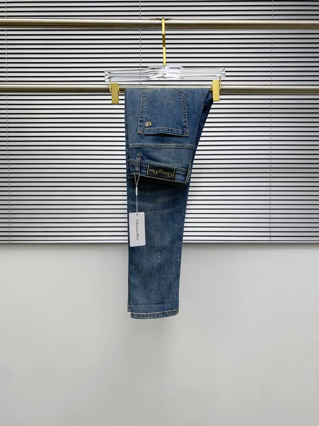 迪奥 新品 高端独家发售 25Ss四季款超燃炸街系列之最牛仔裤 独家隆重推出 原版定制高端品质面料 定制五金版型修身剪裁 面料带弹力 微弹上身舒适度超高 必爆单