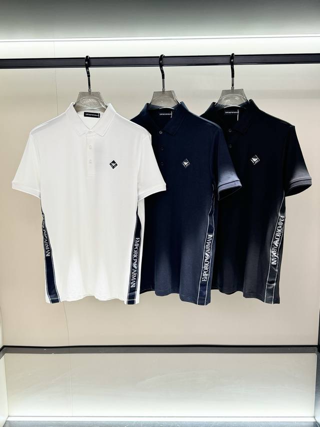 Armani 阿玛尼， 2025春夏新品，专柜同步有售，简约时尚休闲Polo短袖，原版进口面料，舒适透气，顶级刺绣工艺字母图案装饰Logo，档次极高，独特设计，