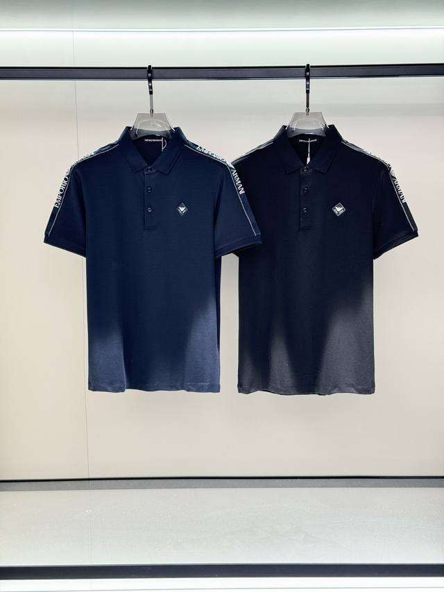 Armani 阿玛尼，2025夏季最新款，专柜同步有售，原单狠货，时尚休闲圆领短袖T恤，上身很有特点！吸睛而有亮点，进口原版面料，顶级刺绣工艺字母图案装饰Log
