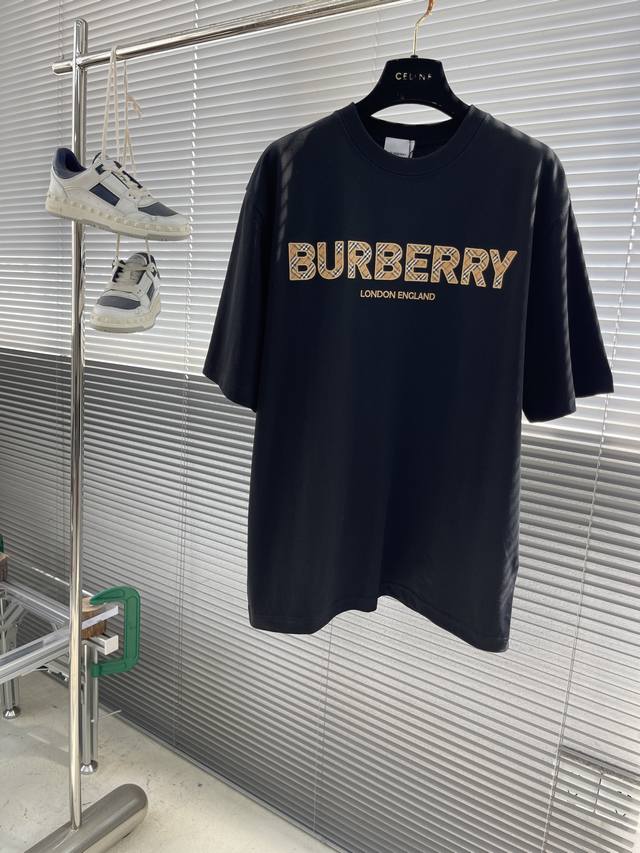 Bbr 2025春夏新款圆领T恤 新款短袖圆领T恤 高端订制 设计前卫时尚 品牌Logo重工艺设计 高端定制原版面料 手感柔软 上身穿着舒适 专柜级别精致车线