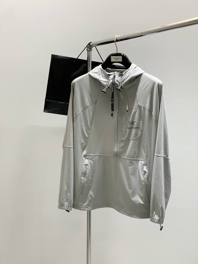 Arcteryx 始祖鸟，2025春季Aw新品，时尚休闲连帽外套，专柜同步有售，原单狠货，进口原版面料，工艺极度复杂，视觉相当雅致时髦，高贵而优雅，从主体面料到