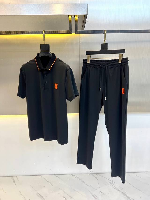 H爱马仕、25Ss春夏新品套装Polo短袖+卫裤进口四面弹力速干面料，内里包边走线均匀细致，密而不乱彰显大厂做派。面料，柔软细腻，挺阔舒适。细腻好穿易打理干爽透