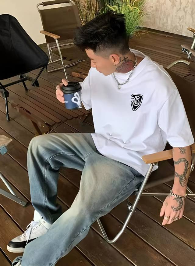 上衣 裤子 Bbr*巴宝-莉2025S新品短袖T恤，宽松版型男女同款！新款造型立体刺绣工艺.帅气时尚，简约百搭款。先用230G新品纯棉面料. 顶级元素融合打造，