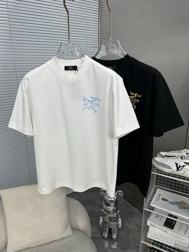 Arcteryx始祖鸟 2025Ss春夏高品质情侣短袖T恤，高克重纯棉T恤，工艺品级别，重工工艺，尊享好货，车线做工符合精品要求，超级好搭配，品质及剪裁设计都堪