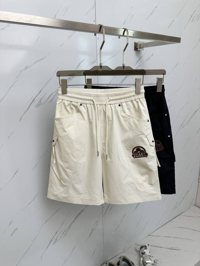 Zegna 2025春夏新款提 情侣款短裤高版本 原版定制顶级面料，网红明星同款高密度面料，定制很高档、很有范儿！面料手感非常舒服 超级百搭好看的一款短裤！！三