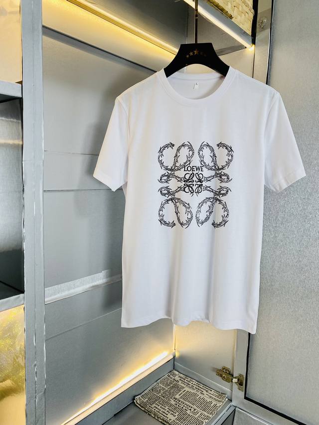 穿130斤 胖子福音 情侣款 码数：M-6Xl 罗意威Loewe 原单品质 2025最新款 男装短袖T恤 衣服 精选专柜订制顶级丝光棉进口面料 所有细节做工完美