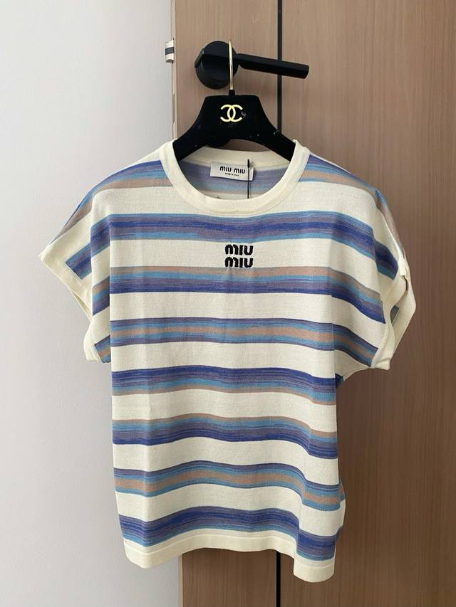 毛顶级原单配包装 0610新款 三色渐变彩色背心 Logo点缀修饰 上身显瘦百搭 色碼