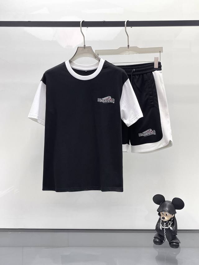 品牌 Balenciaga 巴黎世家 2025圆领短袖短裤套装 纯棉面料上身不会闷热，爽滑舒适的亲肤效果更加透气，面料自带肌理感 经典徽标工艺 独有的角度全新演