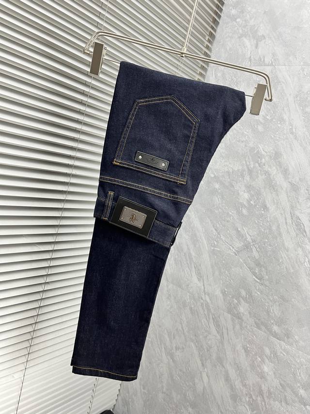 Dr‘’ 新品 高端独家发售 25Ss四季款超燃炸街系列之最牛仔裤 独家隆重推出 原版定制高端品质面料 定制五金版型修身剪裁 面料带弹力 微弹上身舒适度超高 必