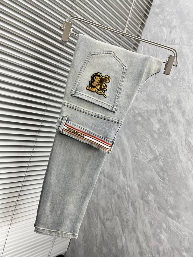 巴宝‘’ 新品 高端独家发售 25Ss四季款超燃炸街系列之最牛仔裤 独家隆重推出 原版定制高端品质面料 定制五金版型修身剪裁 面料带弹力 微弹上身舒适度超高 必