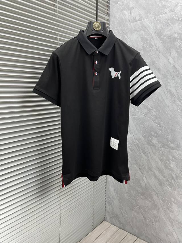 Tb 2025春夏新款男女同款短袖，！定制专属透气纯棉面料，定制原版工艺螺纹，经典的百搭型短袖，采用最新的立体字母Logo图案元素设计！码数：M-3Xl