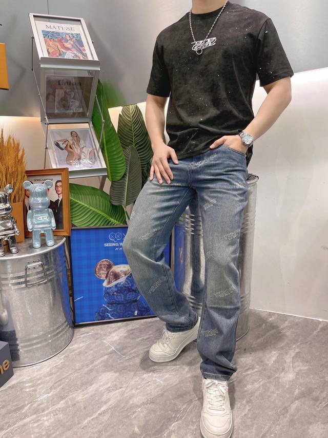 迪赛 2025 夏季原创系列 最新专柜款男士T恤！高端客定面料，手感顺滑舒适透气，型男必备单品！尺码：L-3Xl 105235205
