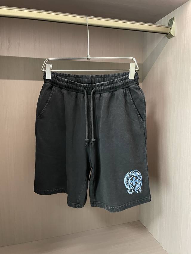 克罗心 2025夏季短裤！百搭松紧腰休闲五分裤！松紧腰 两侧插袋 面料采用客供定织高支纯棉料，上身透气，柔软亲肤，手感细腻、 腰部针织松紧腰加抽绳，上身不用担心