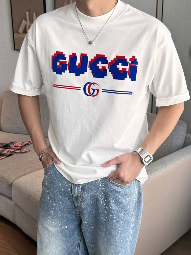 Gucc 2025春夏款 官网同步 面料采用重磅纯棉精梳棉面料，Os宽松版型，上身版型超正！日常百搭，衣橱必备单品！ 尺码 S-3Xl 版型偏大 码数 部位