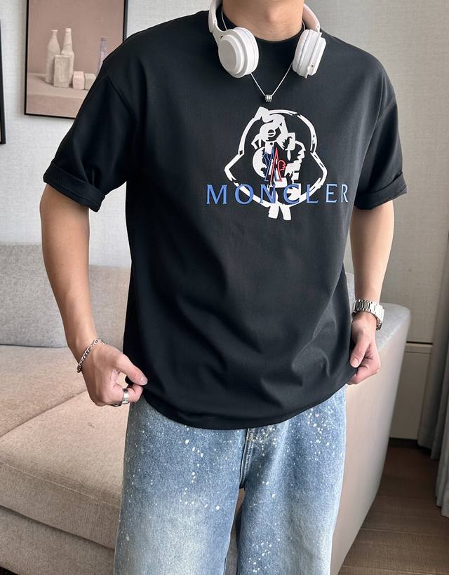 蒙口 2025春夏款 官网同步 面料采用重磅纯棉精梳棉面料，Os宽松版型，上身版型超正！日常百搭，衣橱必备单品！ 尺码 S-3Xl 版型偏大 码数 部位