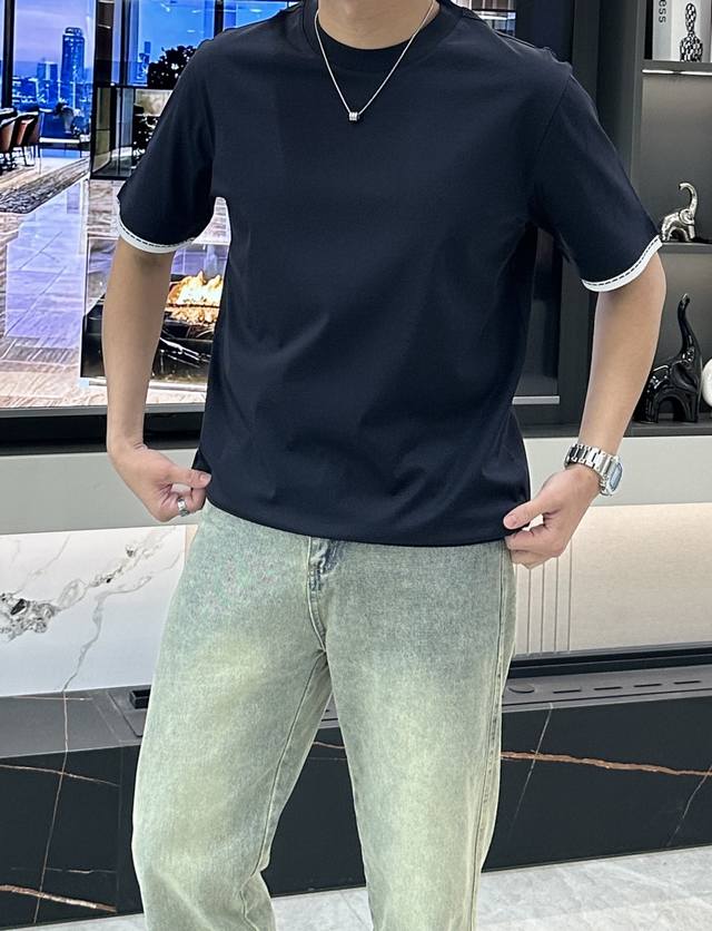 2025Ss H家 官网同款！春夏新品 经典百搭款 圆领短袖T恤 简单大方设计 干净利落剪裁 采用进口顶级丝光面料 柔软细腻 男人的衣柜都少不了基础 随时随地都