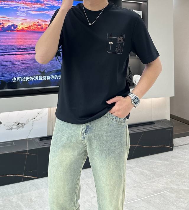 Bc 2025春夏新款男士短袖T恤，全新升级百搭基础款，低调奢华，品格之选！甄选进口丝光棉打造而成，吸湿性好，舒适透气，享受轻薄轻松自在的穿着体验，有着超强的垂