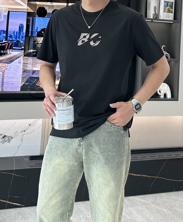 Bc 2025Ss夏季新款圆领短袖T恤 Bru**Llo Cuci**Lli 男士短袖！ Bc家材质讲究的同时 整体的设计颇具时尚感 今天推荐他家经典品牌Log