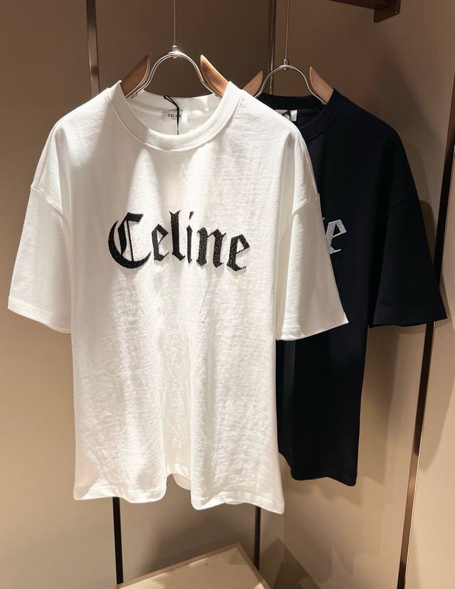 Celin*瑟琳 2025春夏新款时尚休闲圆领短袖T恤，经典男女同款情侣短袖T恤衫！贸易公司渠道稀出，同步官网发售！25年早春时尚新款推荐，越来越向年轻新势力迸