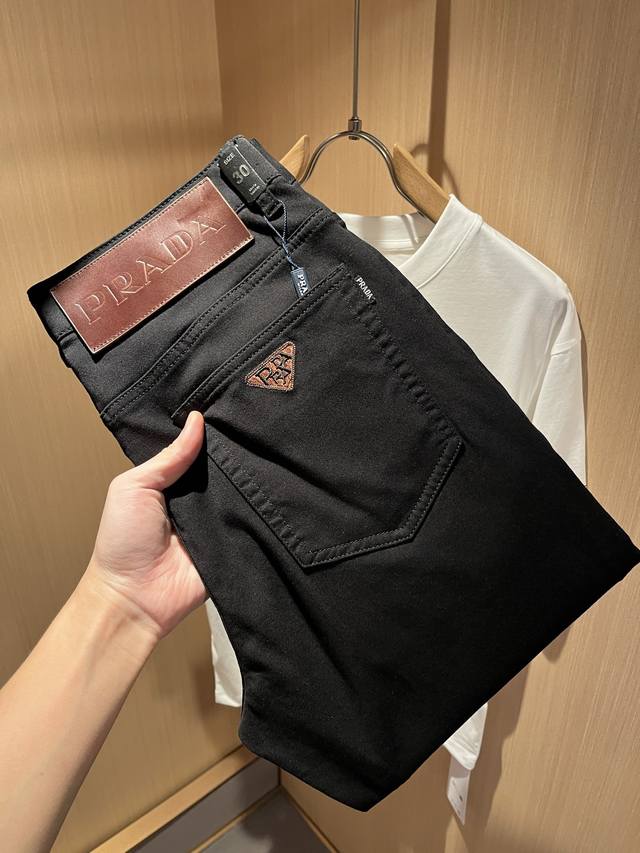 Pra*Da 普拉达 秋冬新品发售！牛仔高级百搭实用主义不哗众取宠！港澳台地区限定款！！立体裁剪纯棉材质！台湾外贸公司承接、材质精致细腻似乎是普拉达专利品质上乘