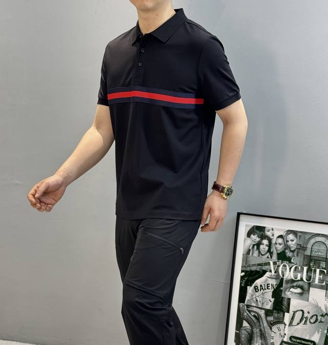 全品相推送～高端Gucc*25S夏季新款男士Polo衫.此类型的基础单品是每季必出现的 进口双丝光珠地网眼棉，舒适性与透气性兼备，胸前经典红绿织带搭配.整体视觉