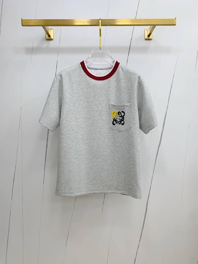 罗意威2025Ss新款经典圆领短袖，时尚百搭经典元素打造精致工艺专柜面料，顶级元素融合打造，经典短袖3标齐全，潮男时尚，无论是上身舒适度还是都是无可比拟的存在，