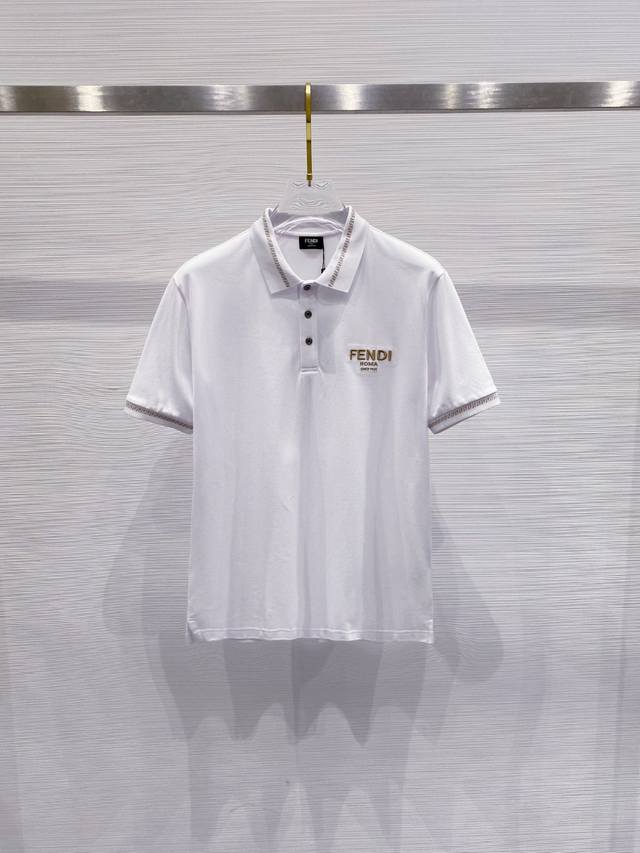 芬迪 2025Ss夏季新款 Logo男士翻领Polo衫！经典商务男款，高端男装的天花板级别的商务男款！简约时尚大气不失优雅，单穿内搭体面过人，品质控 细节控的闭