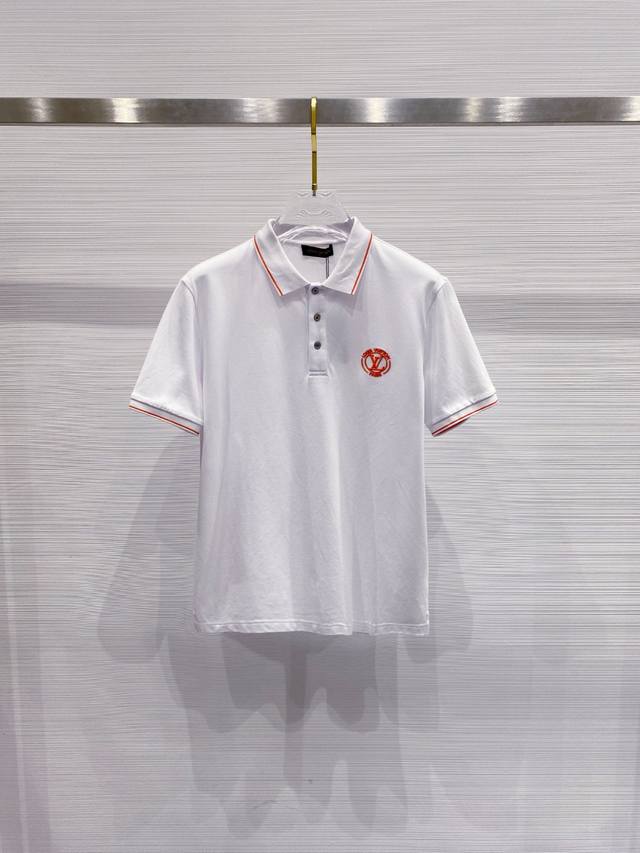 Lv 2025Ss夏季新款 Logo男士翻领Polo衫！经典商务男款，高端男装的天花板级别的商务男款！简约时尚大气不失优雅，单穿内搭体面过人，品质控 细节控的闭
