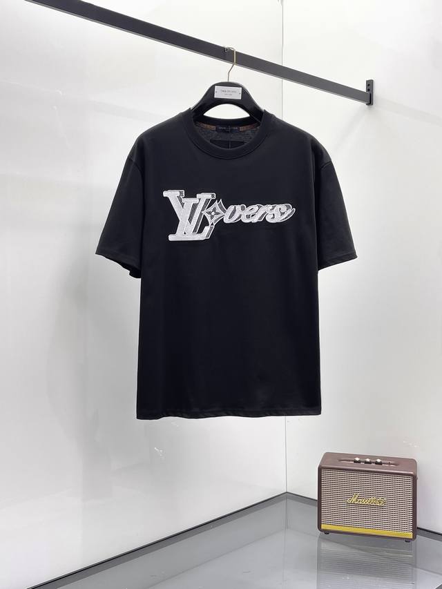 Lv2025夏季新款短袖T恤，个性艺术系列全网独家首发 百搭款细节处理完美纯棉面料十分精致 原版面料 网红明星同款高版本 高品质手感非常舒服 时尚又个性 超级百