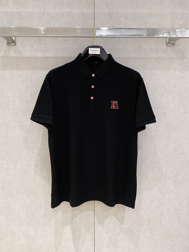 新品上市 爱马仕 2025Ss夏季新款字母Logo男士翻领Polo衫！经典商务男款，高端男装的天花板级别的商务男款！简约时尚大气不失优雅，单穿内搭体面过人，品质