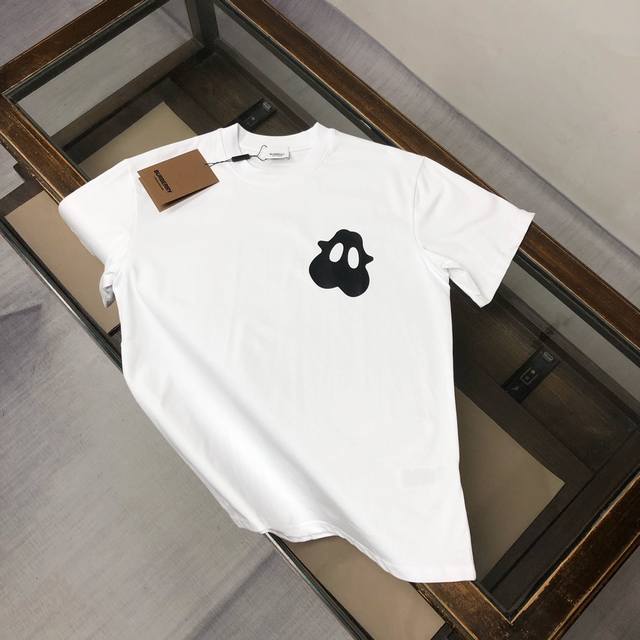 顶级版本 区别通货 25Ss 巴宝莉 夏季新款 重磅推出双纱纯棉面料短袖 春夏走秀款 个性独家款式 男女同款 采用进口定制定染面料 后领锁链底全包肩 过水不变形
