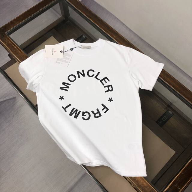 顶级版本 区别通货 25Ss 蒙口 夏季新款 重磅推出双纱纯棉面料短袖 春夏走秀款 个性独家款式 男女同款 采用进口定制定染面料 后领锁链底全包肩 过水不变形不