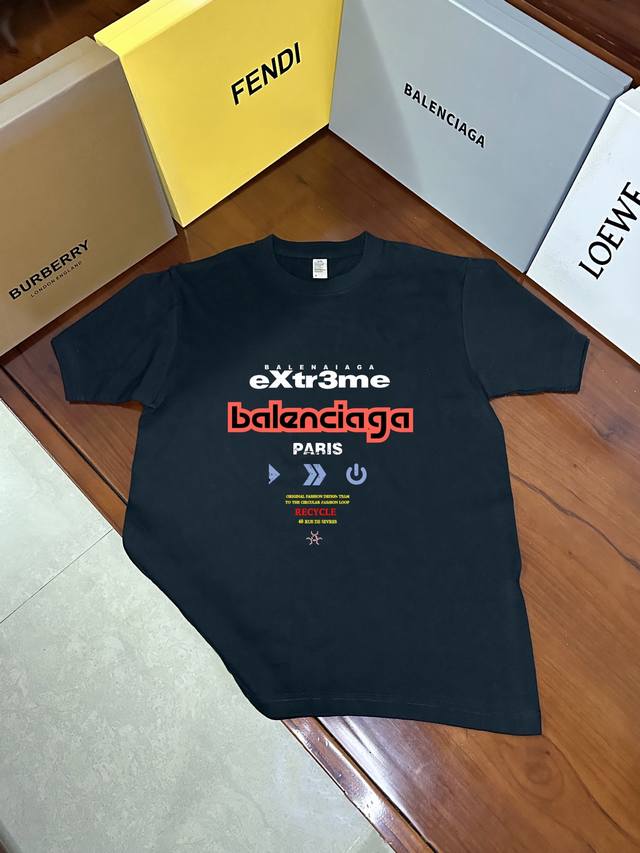 Balenciag*巴黎25Ss新款短袖T恤 面料采用高克重布料 不缩水 不变形 手感柔软 上身阔挺效果极佳 且舒适柔软质感十足 不挑人百搭款力推款哦男女同款