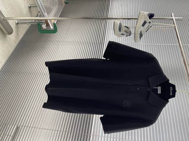 Bbr 经典元素翻领Polo 这款Polo选用棉质珠地网眼布面料打造，于意大利工坊精制而成。饰有经典马术骑士徽标 Ekd 刺绣，呈现修身版型。 来自Bur 经典