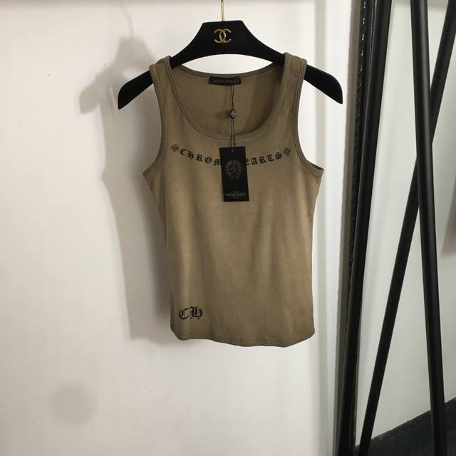 款号20253377 克罗心*新款 梵文Logo印花复古做旧修身背心，咖色，Sml， S码；胸围70，衣长55