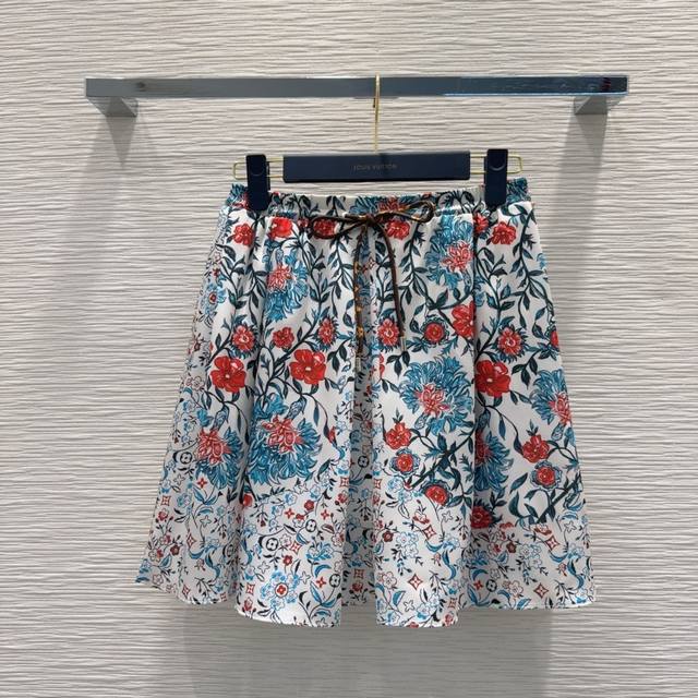 Louis Vuitto* 2025Ss新款 Monogram印花裙 时髦低调气质又奢华高级！版型百搭不挑人，原版定制科技面料 做工品质看细节。白富美必入！强烈