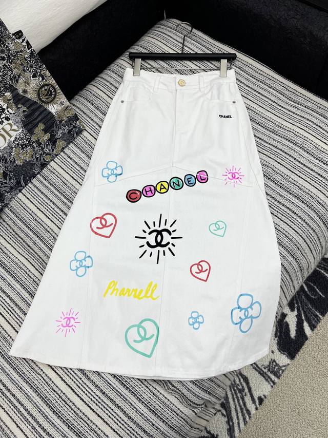 爆款现货 原单品质 Chane*｜25新款中古系列涂鸦鱼尾半裙 爆单系列款 气质女神必入 重工手工 满满的高级感 经典剪裁 拉长身材比例 实力遮肉显瘦！永恒经典