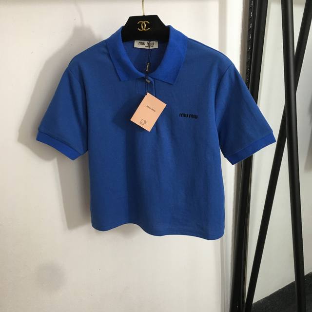 款号20253323 Miumi*新款 Logo刺绣字母Polo领短袖T恤上衣，蓝色，Sml， M码；肩宽40，胸围98，袖长20，长51