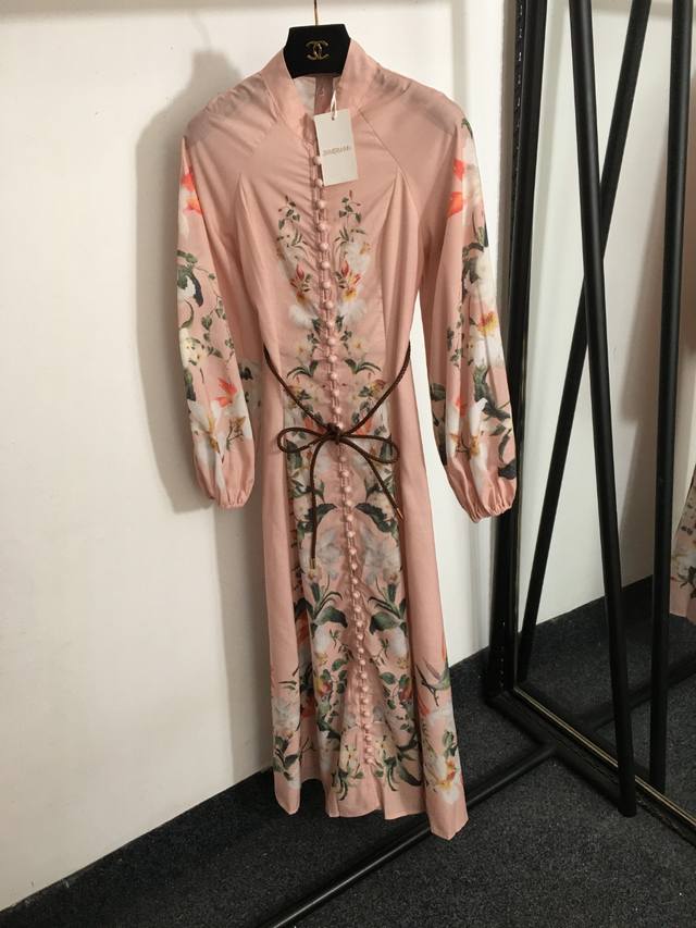 款号 4713 Zimmermann新款 优雅气质白色花朵印花 系绳收腰立领长袖亚麻连衣裙 长裙，粉色，S-Xl， L码；胸围88，袖长69，总长130