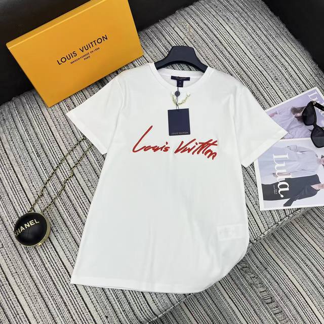 强烈推荐 25年早春夏系列 Lou*新款刺绣字母短袖圆领T恤 经典的链条点缀 两色Sml