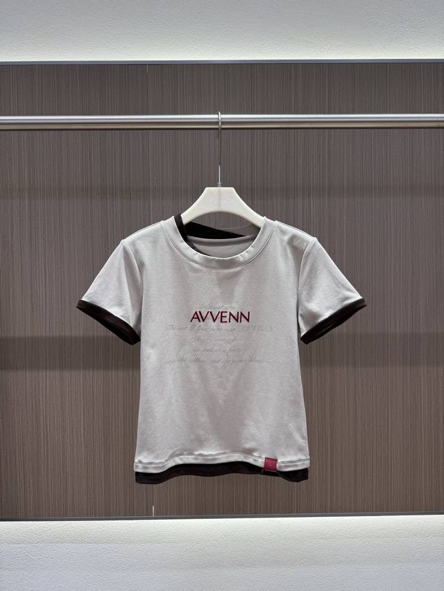 Pss 夏款 Avvenn印花小T 字母印花叠加植绒Logo工艺增添时尚感 袖口领口下摆撞色双层螺纹 展现层次感 底摆螺纹皮夹标整体更加有特色 面料柔软亲肤 贴