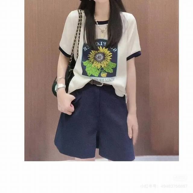 套装 套装女夏新款时尚休闲向日葵印花T恤显瘦短裤两件套 Smlxlx X L 面料：缎面斜纹绸 M码胸围104肩宽39衣长67腰围64裤长42 每个码胸围平铺腰