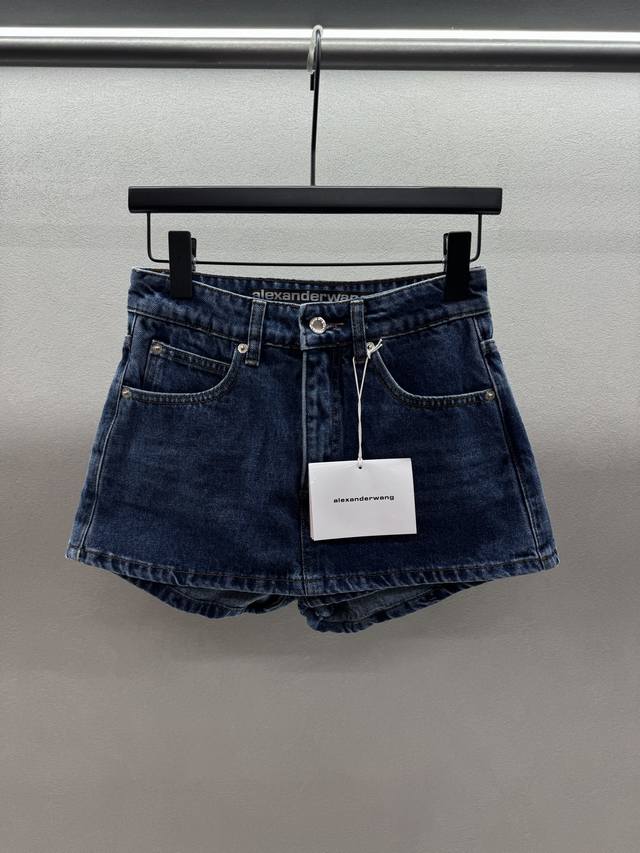 2680 Spring And Summer ！Aw裙裤，纯棉面料， 上身柔软超级舒服，裙裤设计防走光， 质感在线，细节满满！ 两色，三码！