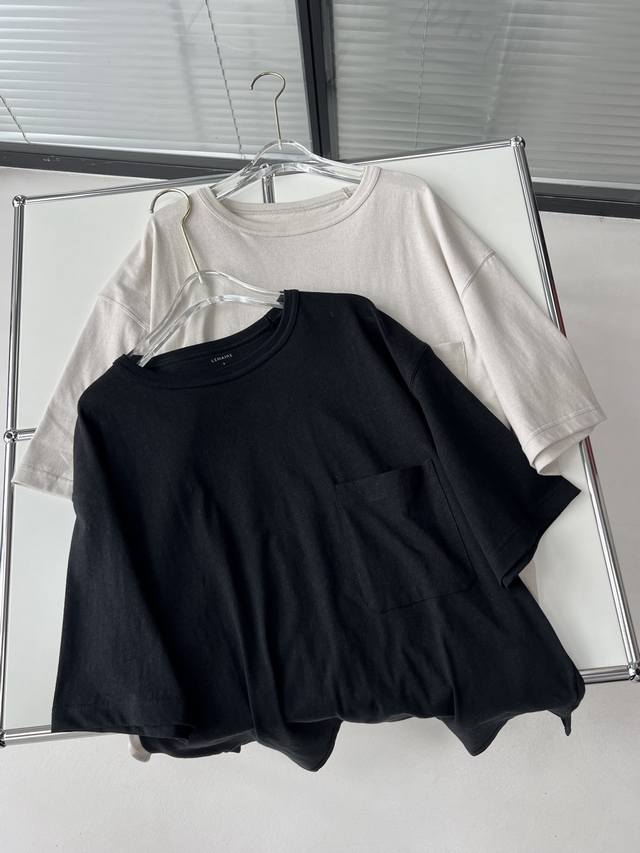 Lemaire* 净版圆领简约T 极简的老钱风，上身简约舒适，宽松的版型，上身很百搭。 Size：S M L