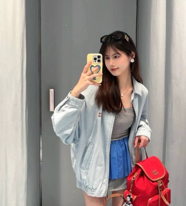 25新款时尚百搭胸前微标字母刺绣男女同款浅色条纹牛仔外套Sml