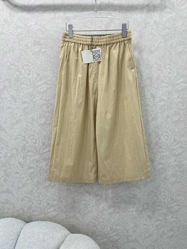 Loew*25新款腰头内侧字母松紧织带 简约风气质阔腿休闲七分裤 进口新型面料质感超赞！ 后口袋经典字母Logo点缀 舒适感高级感看得见 四季必入的百搭阔腿裤
