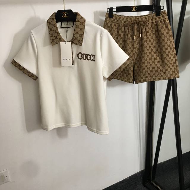 款号20253507 Gucc*新款休闲套装，胸前Logo刺绣Polo领短袖T恤上衣+老花Gg提花短裤，白色，黑色，Sml， M码；肩宽38，胸围92，袖长20
