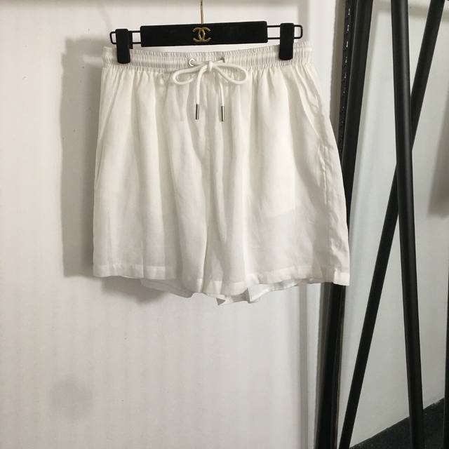 款号20252807 Loro Piana Lp新款 Logo刺绣松紧腰休闲亚麻短裤，白色，蓝色，粉红色，红色，咖啡色，Sml， M码；腰围68弹力，长42