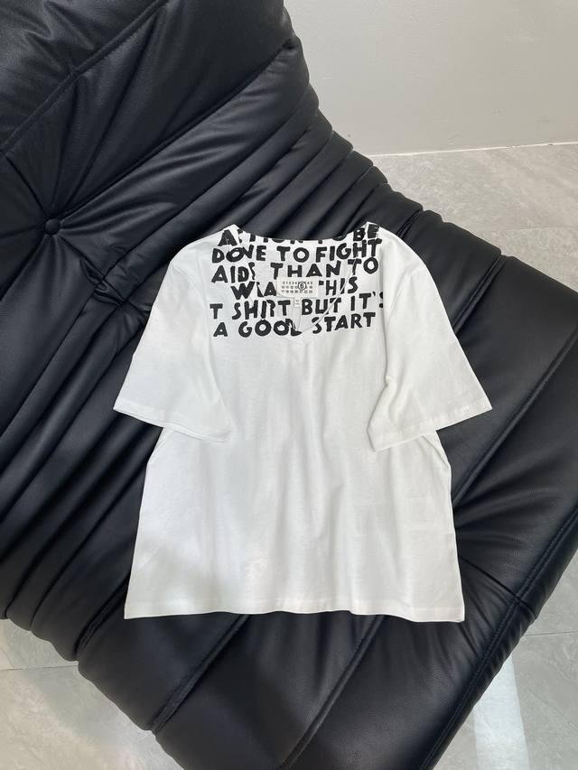 Maisonmargi*La 25春夏新款Mm6数字印花图案V领短袖T恤丨独家高版出品！经典标识图案Logo时尚简约潮流短袖，内搭单穿都可的一款上衣，日常休闲简