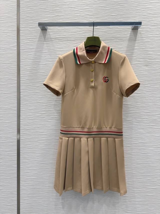 Gucc* 2025Ss新款百褶连衣裙 质感十足 优雅气质设计 日常Ol都Ok 一款具有独特魅力的时尚百褶裙 Sml S后中长84 肩宽39 胸围89 袖长19